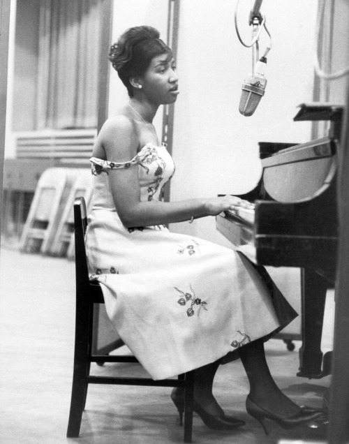 twixnmix:  Aretha Franklin at her first Columbia recording sessions in New York City, August 1960.Ph