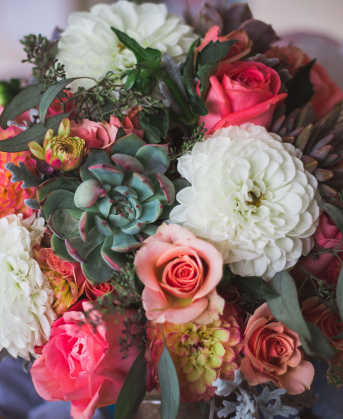 The most gorgeous wedding flowers! They’re always my favorite part of any day.