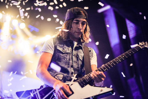 letliveintheend:  ineedtofindmywaybacktothestart:  Vic Fuentes of Pierce The Veil by Derrick Austinson Photog on Flickr.   band & tattoo blog here ✞
