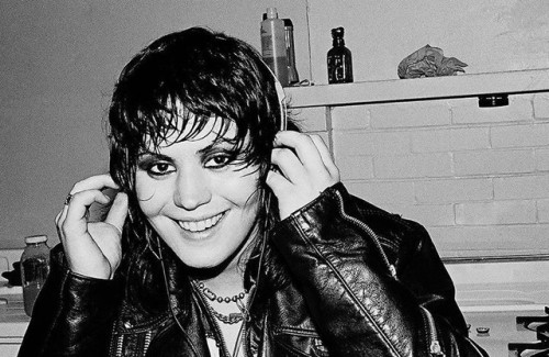 soundsof71:  Joan Jett backstage in New York, 1981, by Mark Weiss