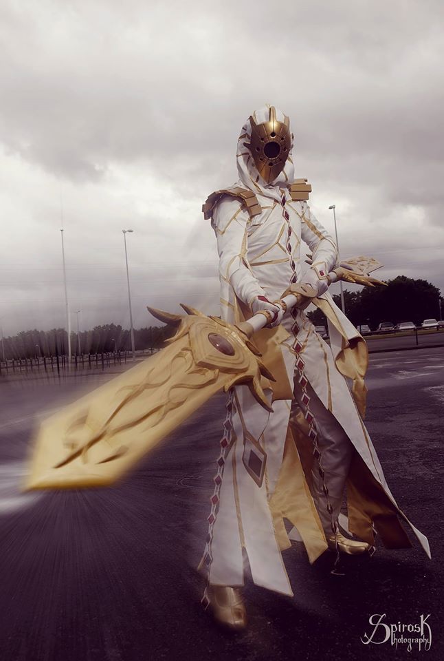 cosplaysleepeatplay:  Mashed / Unmasked Balder from Bayonetta 2. Look the weapon