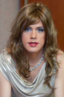 sissymissytv:  ashleytvpdx:  Very pretty!  be stunning