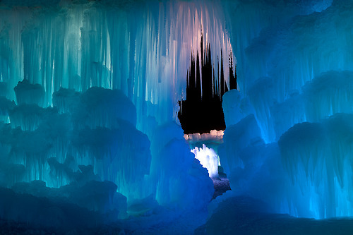 leslieseuffert:   Ben Kuhns (USA) - Ice Castles in Midway, Utah 