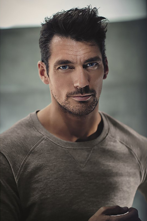 davidjamesgandy:  David Gandy  He is not fair