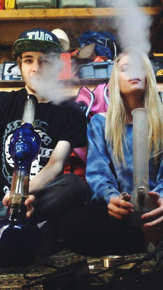 legalizethecannabis:  Let us support our fellow stoner! love-420hunny http://bit.ly/1bzzJ50
