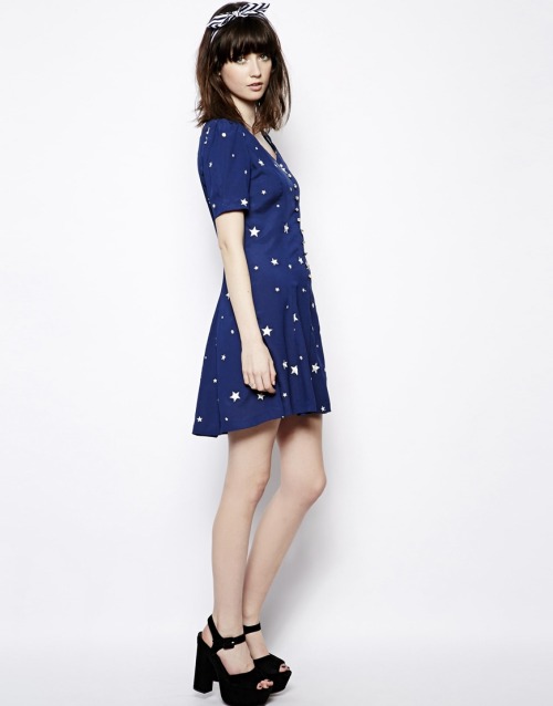 pedalfar:  Nishe | Nishe Sweetheart Dress In Star Print at ASOS 