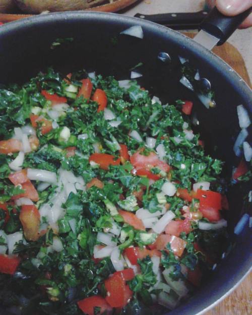 My boyfriend made me a spicy kale topping . It’s so perfectly spicy ! It tastes better than it