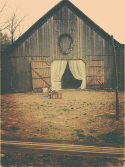 scenesofthebluegrass:  An old barn in Milltown, Kentucky 