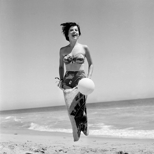 Natalie Wood / during the Thalians Beach Ball, Malibu, California / photo by Earl Leaf, July 15, 195