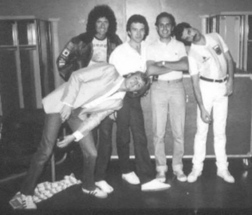 deakys-chesthair: prettyboyroger: Rare Queen pics that I stole from pinterest part 3. Part 1 Part 2 