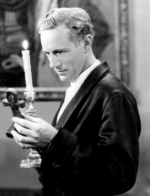 lesliehowardforever:Leslie Howard as Peter Standish in Berkeley Square