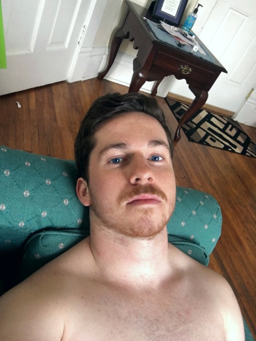 unsettlingsound:  I just wanna lay around all day 