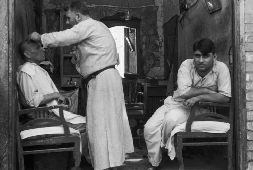 Ancient Jewish quarter in Baghdad, Iraq, 1950. Henri Cartier-Bresson.“Photography of any 