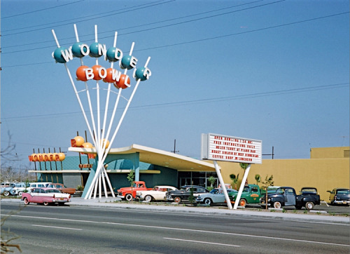 fuckyeahvintage-retro:Anaheim, California, 1958 © Charles Phoenix
