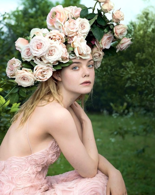 Elle Fanning vogue usby Annie Leibovitz.