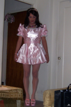 mymmmmasquerade:  julieluvcock:  Sweet sissy