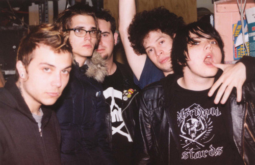 chickadee-frank:the bullets era: baby faces, cigarettes, and aggressively cute screaming. 