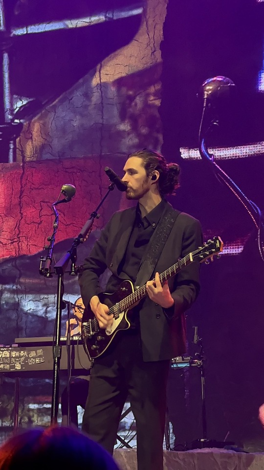 Black Suit, Bun Hozier - I Just Need To Ch- *gunshot Gunshot Gunshot*