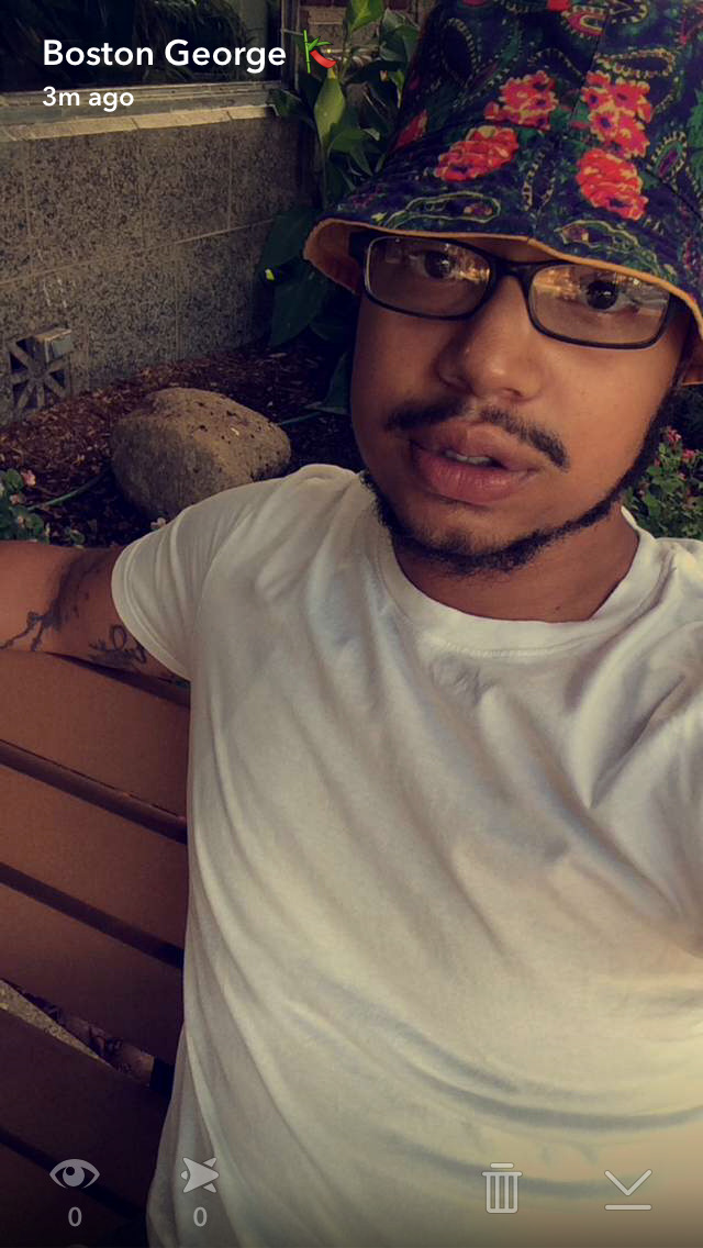 andiwillbe-infinite:  sir-nick:  Yooooo. I’m beautiful 🌺  Yes 🤗