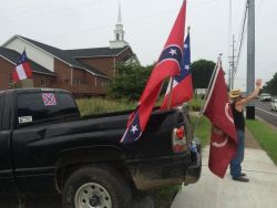 obamadawn:  Folks in Tennessee greet Obama’s