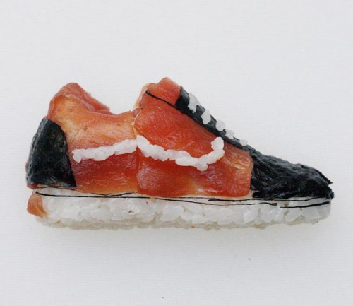 copperbadge:
“lololovescheese:
“ esaevian:
“ thedesigndome:
“ Chef Who Makes Edible Piece of Art: Sushi Shoes
Yujia Hu, a Chinese chef born in Italy and now based in Milan, has combined food and fashion together in a beautiful blend to present the...