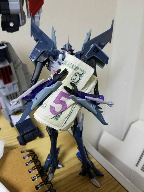 radio-cybertron: goodeye-cyborg: You have been visited by the Money Starscream! He only shows up whe