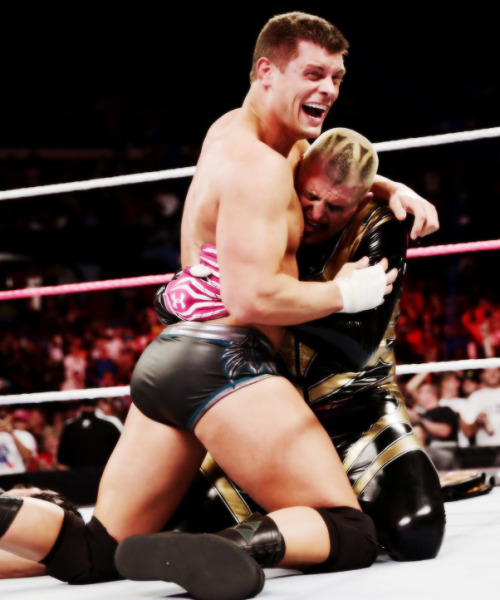 Cody’s ass looks good in this pic!….sorry for ruining a good moment =P