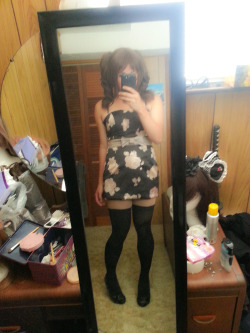 rinsenpai:  While I was fooling around trying on my old costumes and what not this afternoon, I found this dress I got about 2 years ago. It didn’t fit then but it definitely fits now whiCH FEELS REALLY AWESOME. Please excuse me, I didn’t really have