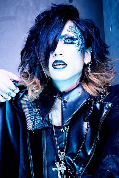 l-e-i-k-a:  MEJIBRAY’s new artist pictures 