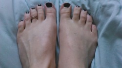 pinchysworld:  #feet