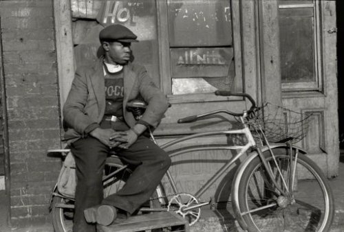 valscrapbook: July 1941. “Street scene in Chicago Black Belt.” Old-school fixie. 35mm negative by Ed