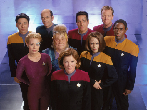 missolitude: Fangirl Challenge: TV Shows (2/10) - Star Trek Voyager “Mr. Paris, set a cou