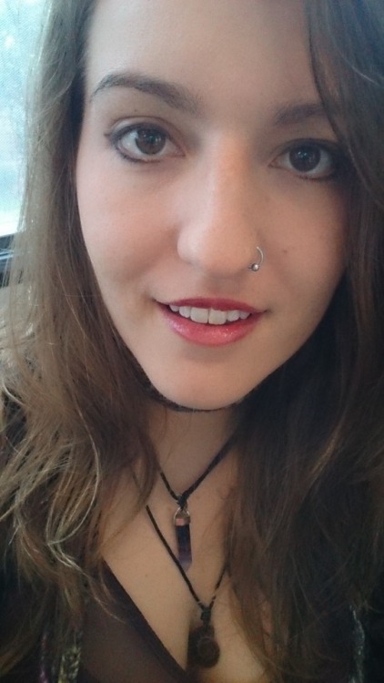 to-just-be-me: Uni here I come! Make up is so on point!