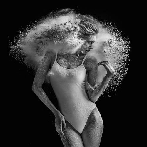 art-tension:  Flour Power by Alexander Yakovlev A series of images shot by Russian photographer Alex