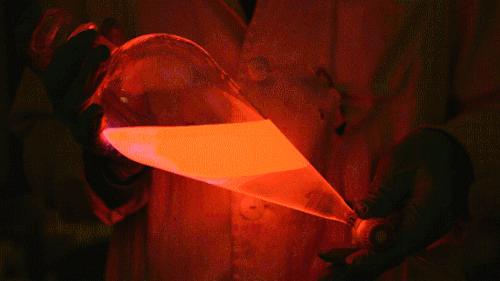 Playing With The Glowstick Reaction Using TCPO (bis(2,4,6-trichlorophenyl) Oxalate). 
