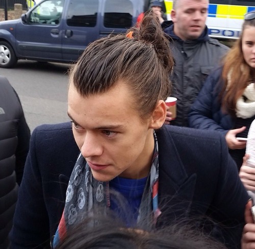 niallhorantheirish:Harry outside the studio in London - 06.11.2014 (x)