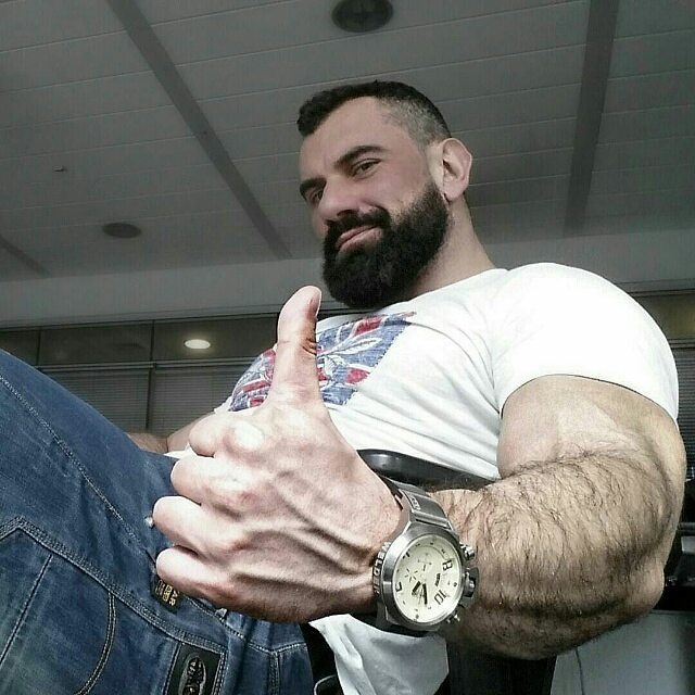 iliadavidovcocksucker:  http://iliadavidovcocksucker.tumblr.com/archive 