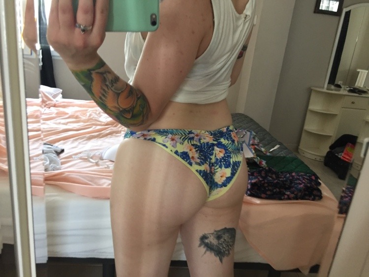 babyelfin:  My ass just eats these bikini bottoms up. Should’ve just worn a thong.