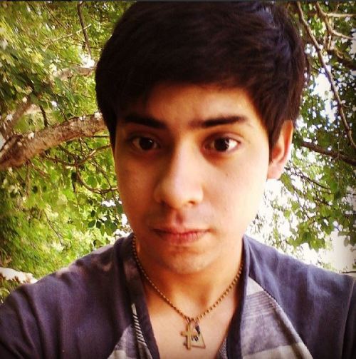 magiclistofguyswholikefatgirls:  My name’s Carlos. I’m a 20 year old college student fro