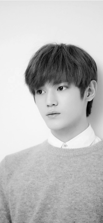 taenebre:   Throwback to pre-debut Lee Taeyong and his darker hair~  