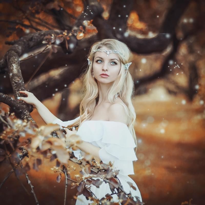 lunamagicablu:  Elf by MariannaInsomnia 