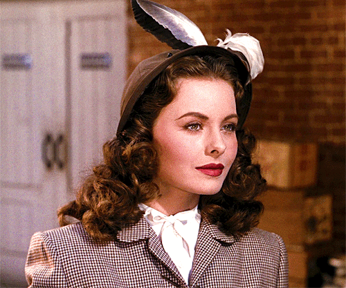 movie-gifs:Jeanne Crain in Leave Her to Heaven (1945)
