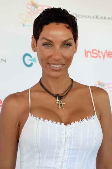 the-niggarich-theory:  Nicole Murphy…48 years old &amp; SLAYIN deez young Thots