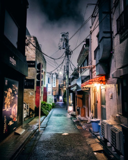 tokyo-fashion: Harajuku late last night after