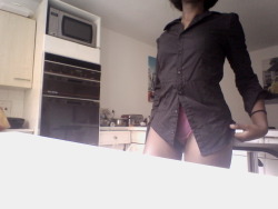 bundass:  sexiestmoan:  cleaning after work, hi my loves xx   ♥