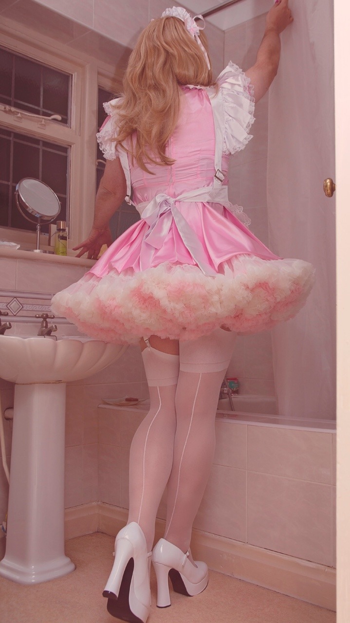 chateaufemmeuk:  Sissy maid cleaning, then put into storage… Here at www.chateaufemme.com