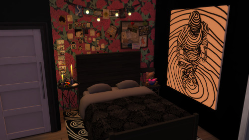 Changed Lilith's Bed Around Using @lucidicer's Funky Separated Mattress And Pillows (and A Ton Of Other