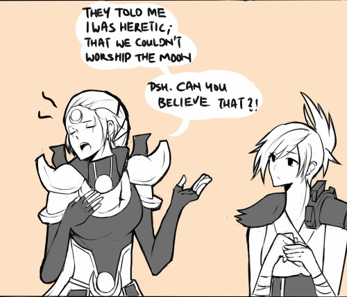 dianamoonfall:  supershrimpcakes:  Sorry i drew more silly 4koma-ish things uvu ONE