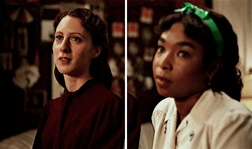 Interview With The Vampire Claudia & Madeleine Looking At Each Other