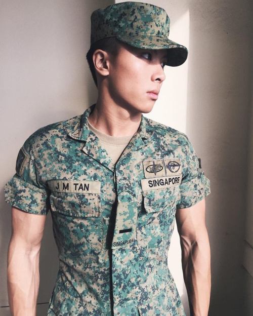 Asian Army Hunks